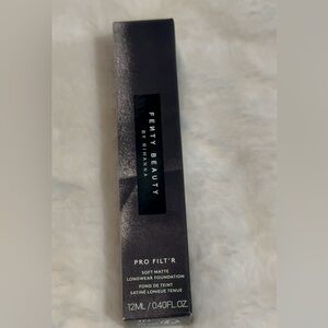 Fenty Beauty Pro Filt'r Soft Matte Foundation - Black Packaging
